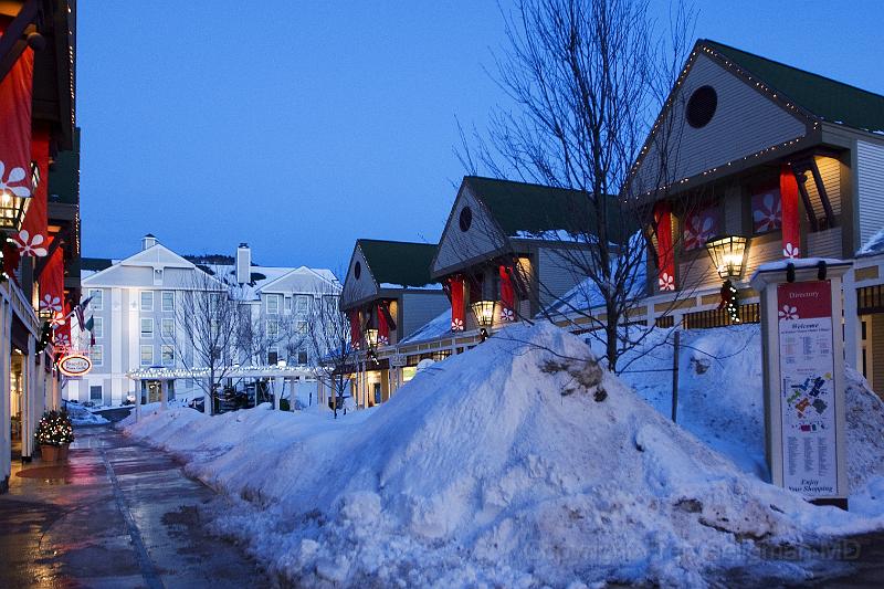 20080115_164729 N70 F.jpg - Village Green Shopping Mall, North Conway, NH